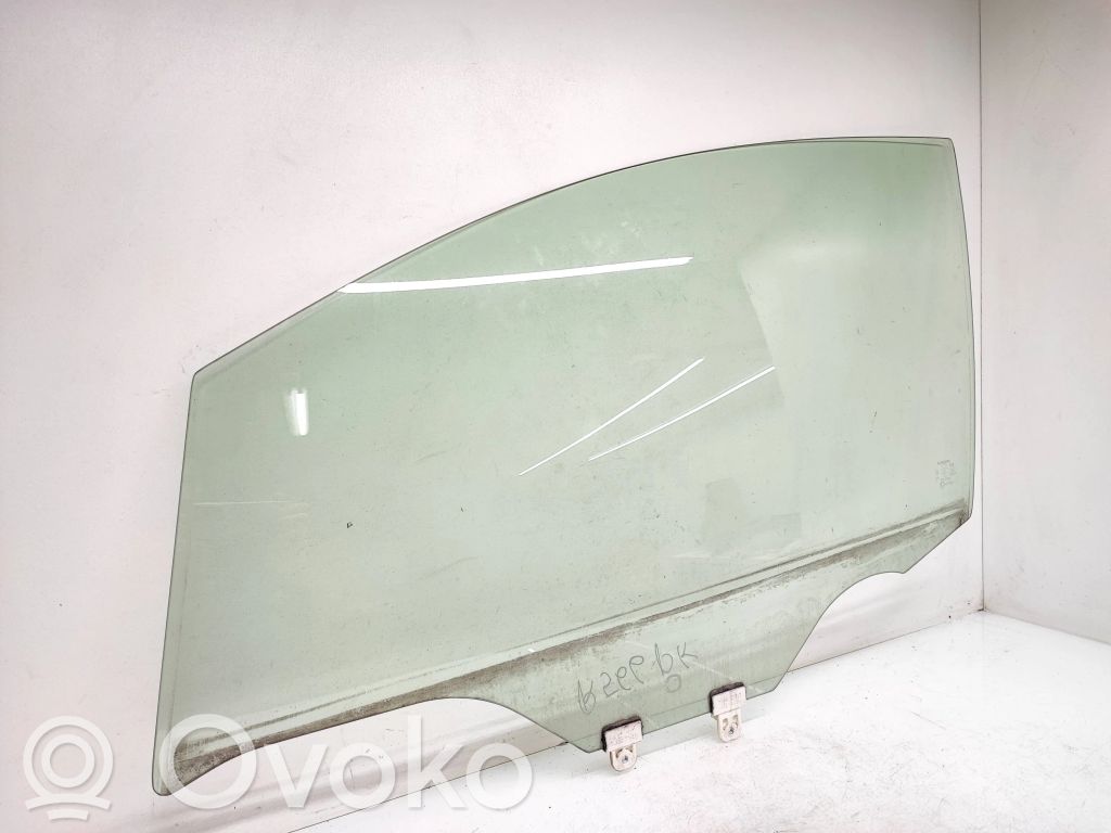 Nissan Leaf I (ZE0) Front door window glass four-door 