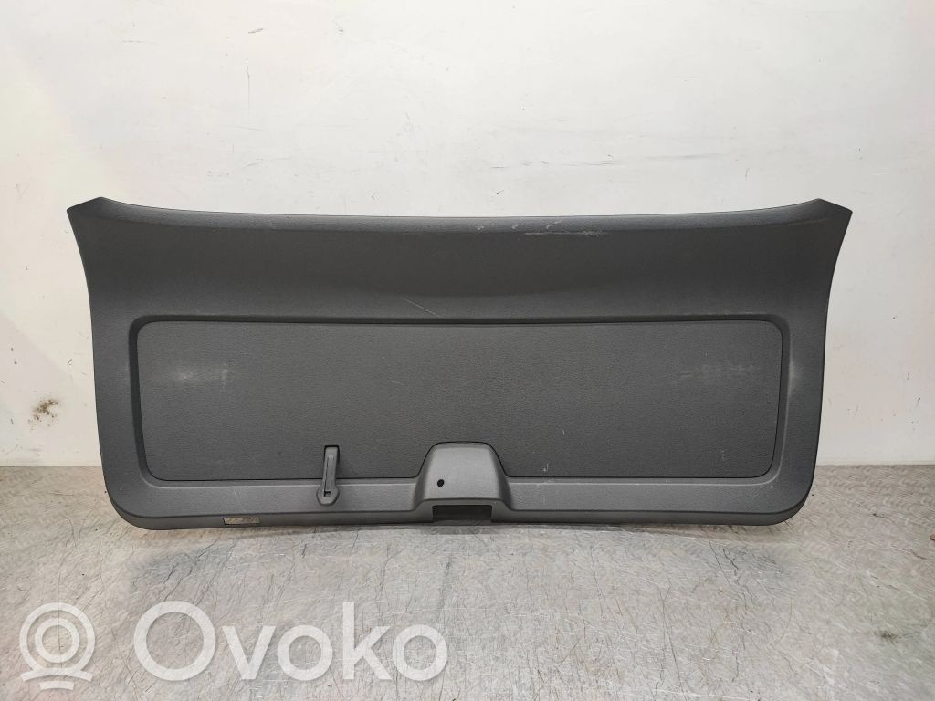 Skoda Octavia Mk3 (5E) Poszycie klapy tylnej bagażnika i inne elementy 