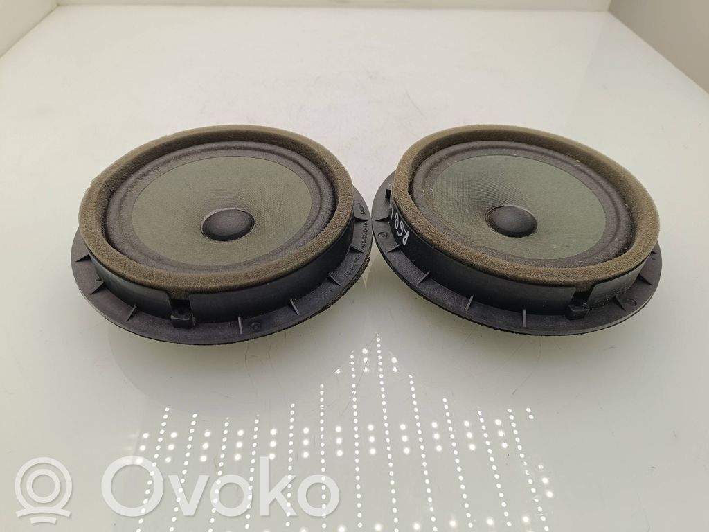 Altavoz de la puerta trasera