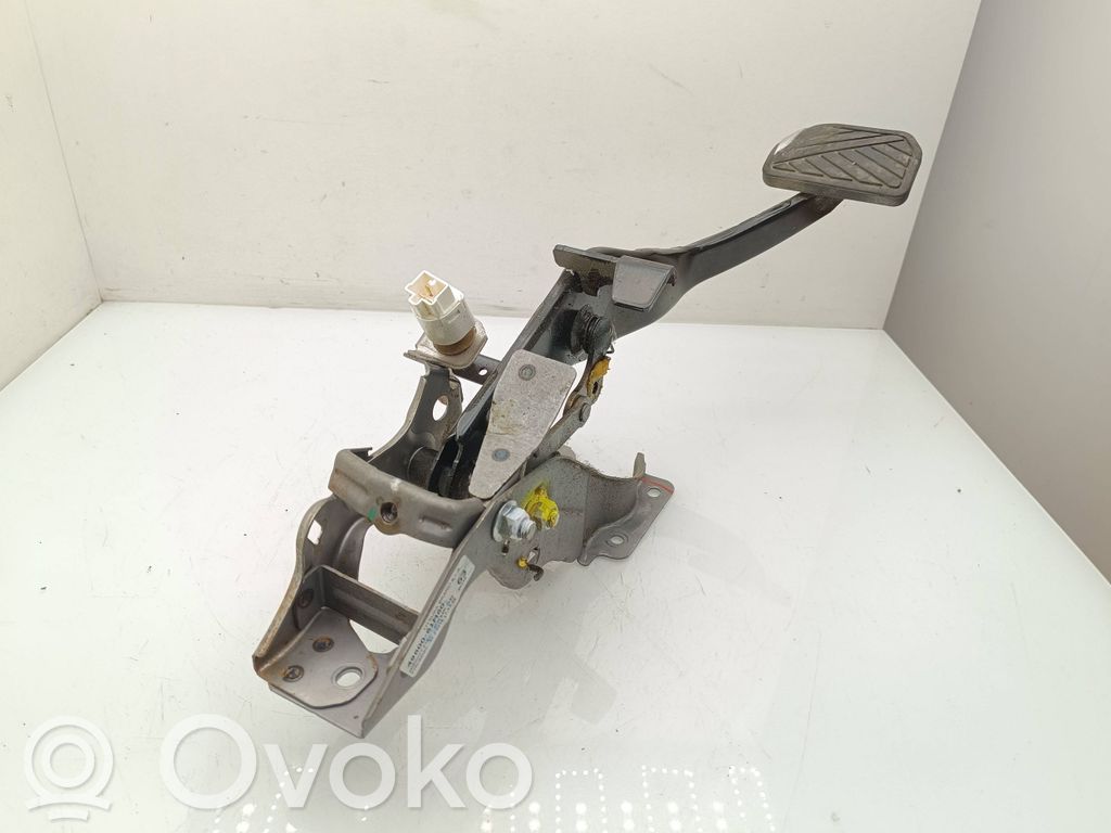 Suzuki Vitara (LY) Pedal de freno 