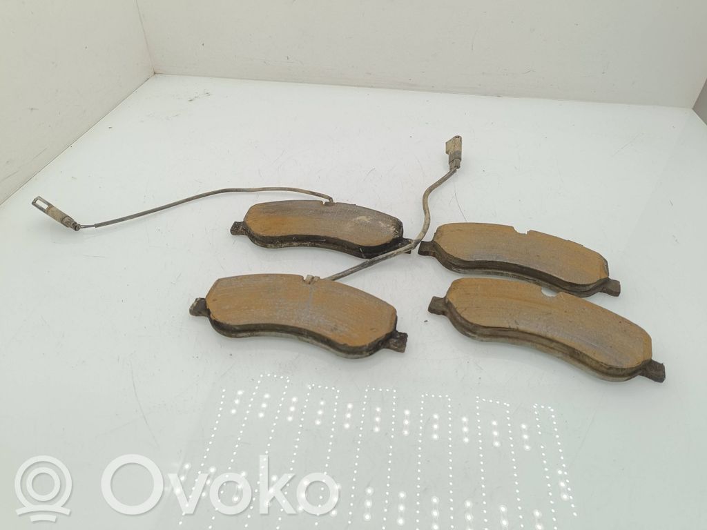 Brake pads (front)