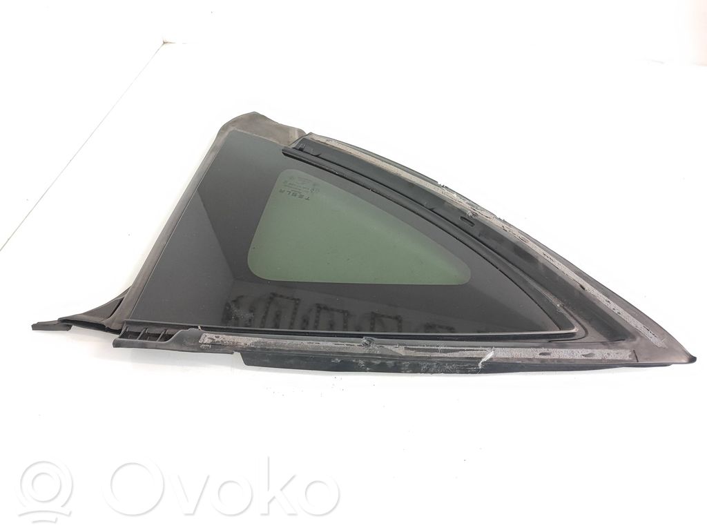Tesla Model Y Vidrio lateral trasero 