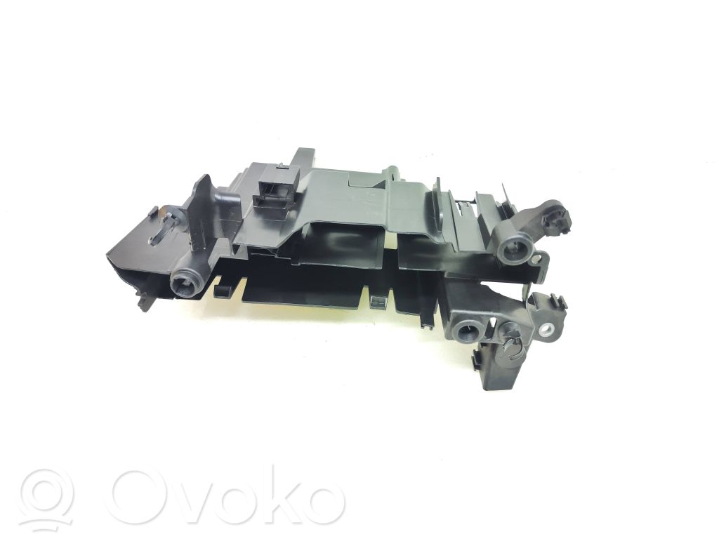 BMW X5 G05 Soporte de la unidad de control del motor 