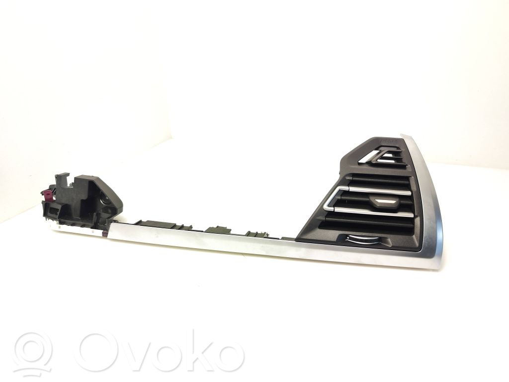 BMW X3 G01 Dashboard side air vent grill/cover trim 