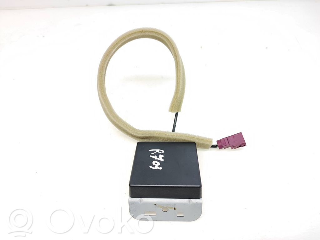 Renault Captur II Antena (GPS antena) 