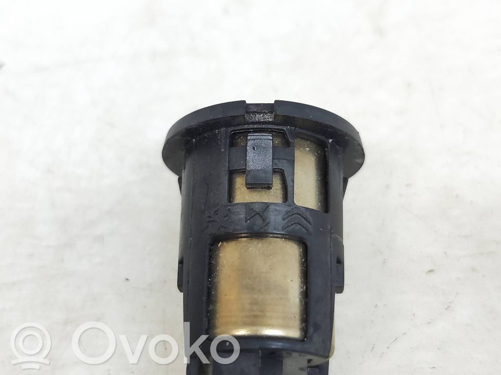 Toyota Proace 12V Steckdose vorne 