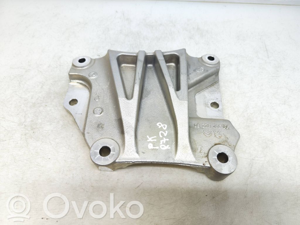 Peugeot Partner III Engine mounting bracket 