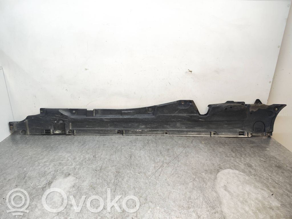 Side bottom protection   7P0825211D
