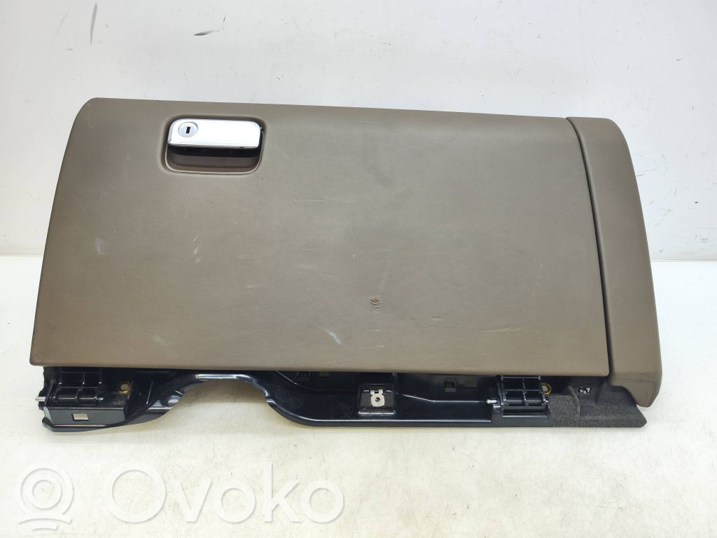 Schowek deski rozdzielczej / Komplet   7P5857095H,MJS7214511V,7P5857921