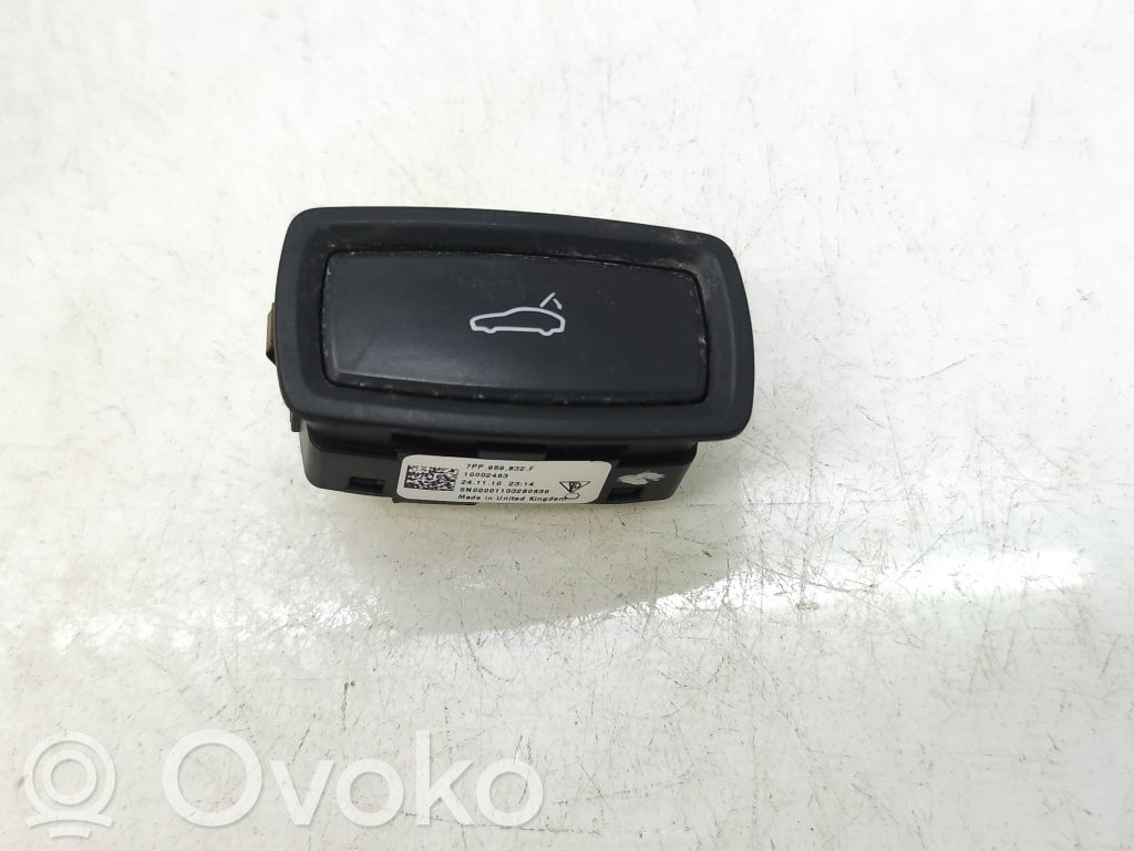 Porsche Cayenne (92A) Tailgate/boot open switch button 