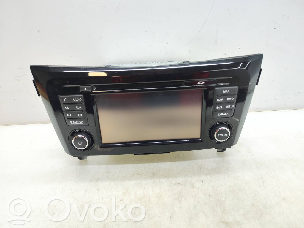 Nissan Qashqai Panel / Radioodtwarzacz CD/DVD/GPS 