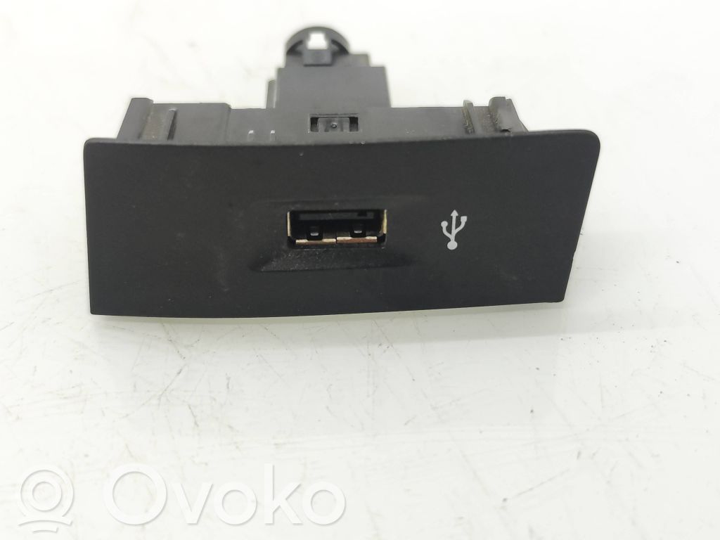Volkswagen Transporter - Caravelle T6 Enchufe conector USB 
