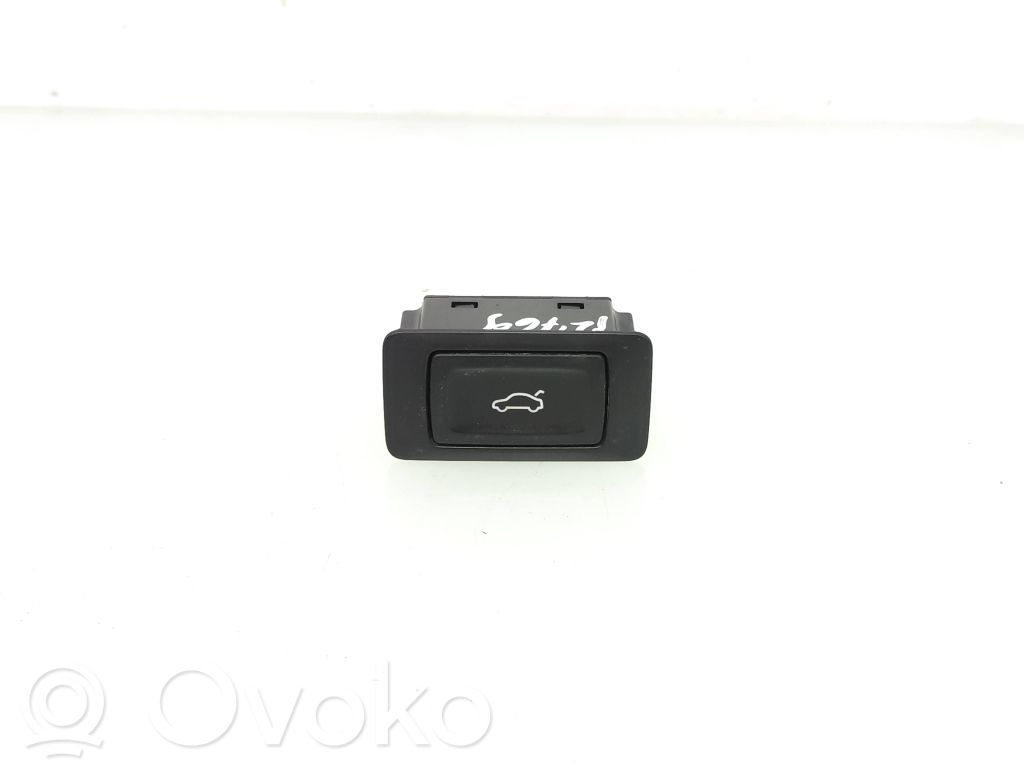 Audi A4 S4 B9 Botón interruptor de maletero abierto 