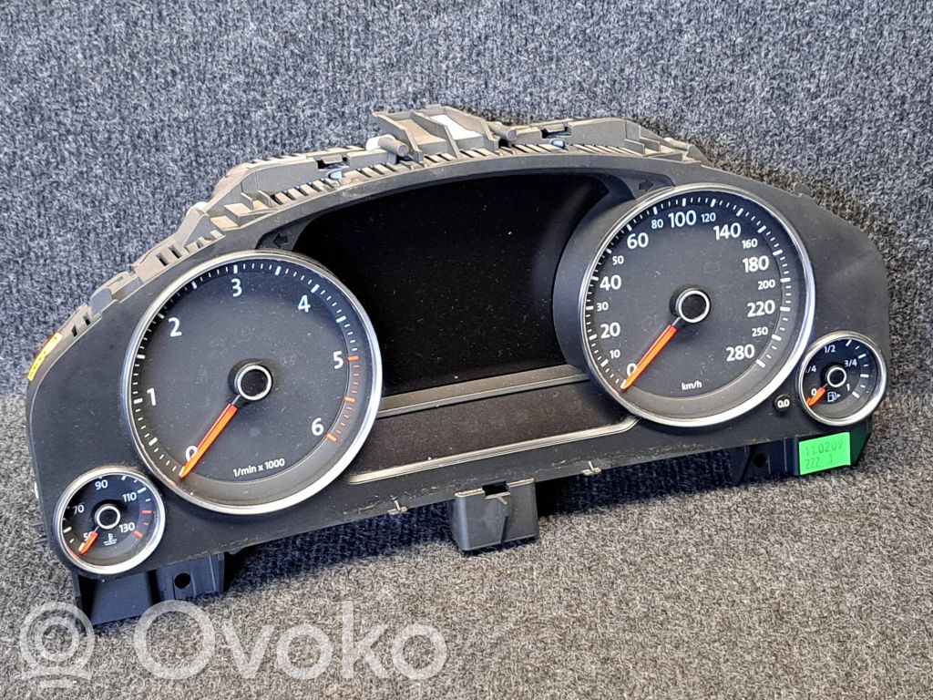 Volkswagen Touareg II Tachimetro (quadro strumenti) 