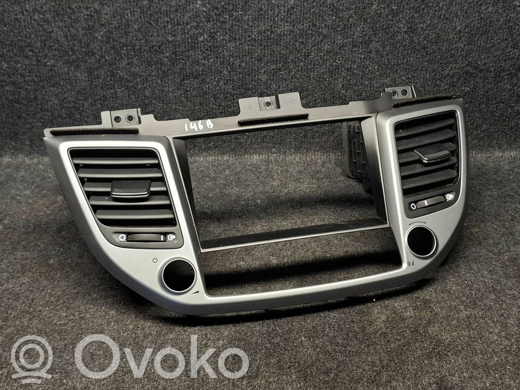 Hyundai Tucson TL Dysze / Kratki środkowego nawiewu deski rozdzielczej 