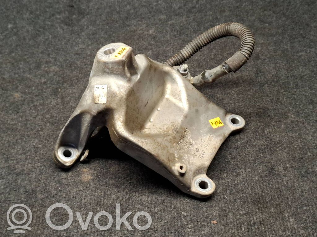 Engine mounting bracket   8W0199308Q