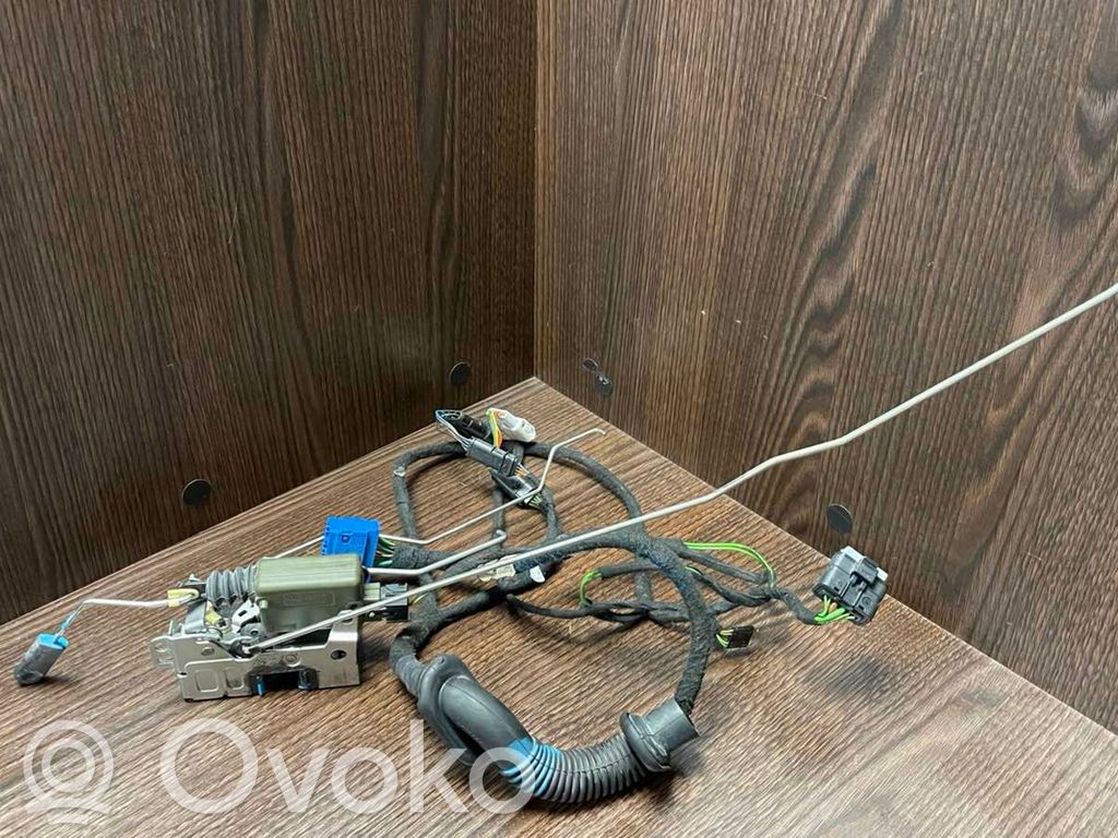Iveco Daily 35 - 40.10 Priekšpusē slēdzene 