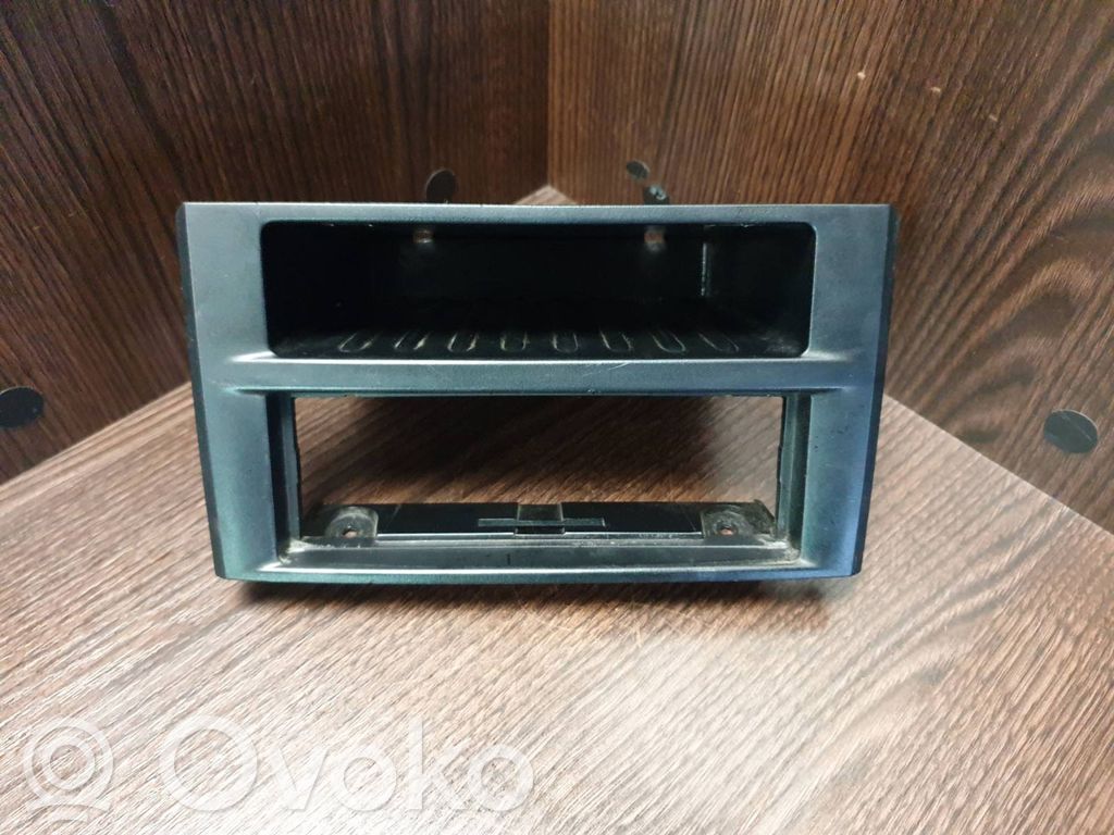 Iveco Daily 35 - 40.10 Compartimiento/consola central del panel 