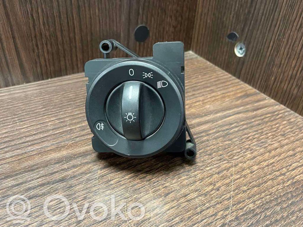Volkswagen Crafter Light switch 