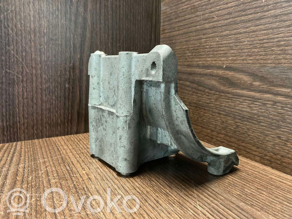 Iveco Daily 35 - 40.10 A/C compressor mount bracket 