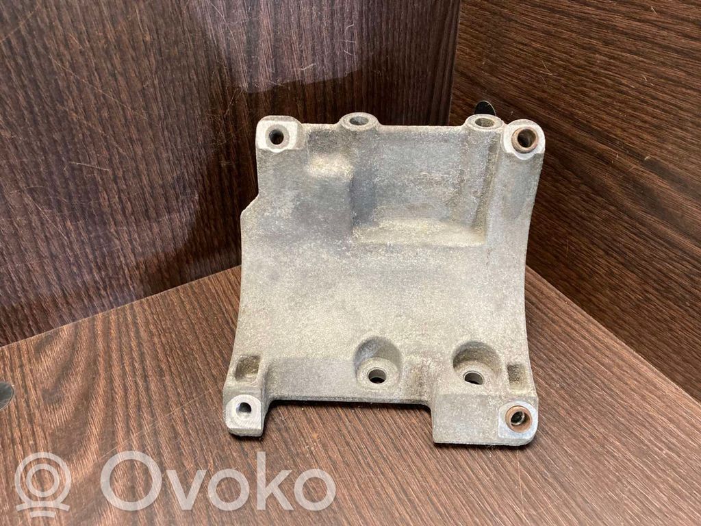 Iveco Daily 35 - 40.10 A/C compressor mount bracket 