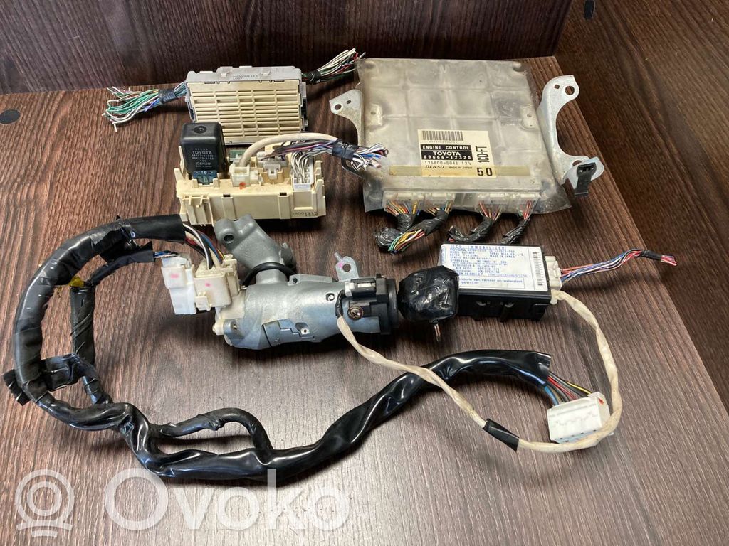 Toyota Corolla E110 Variklio valdymo blokas 