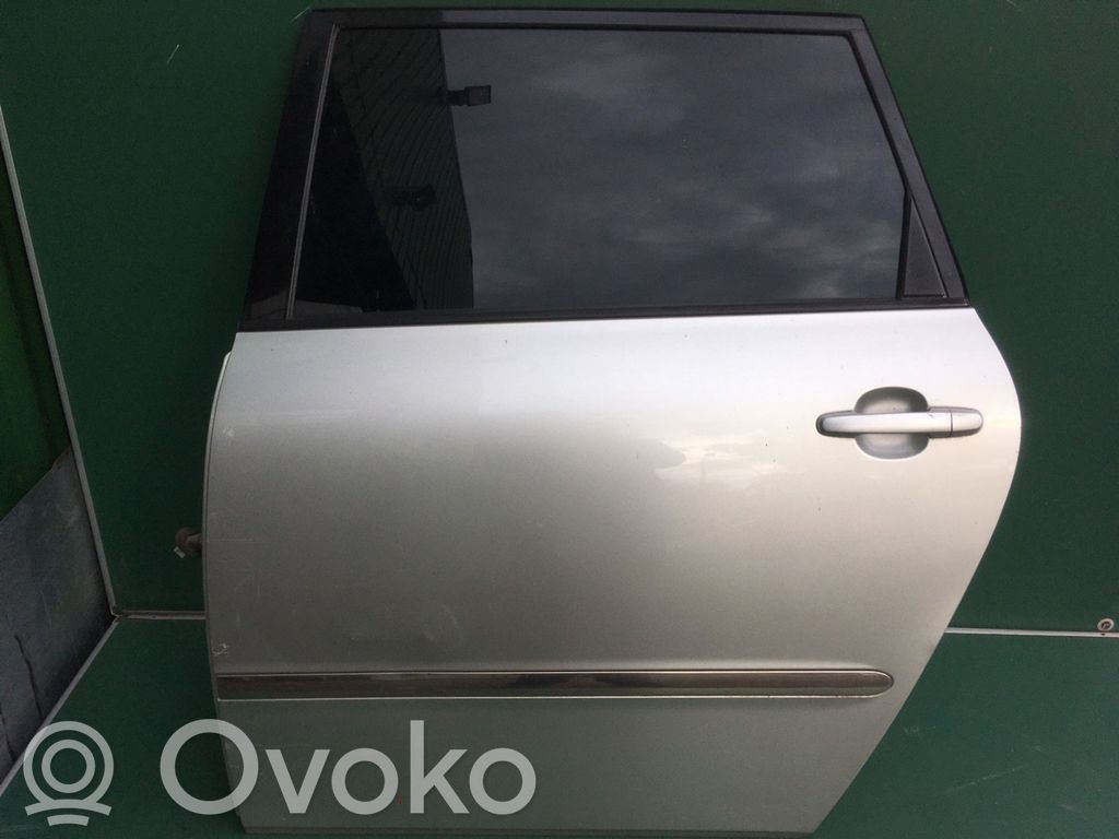 Toyota Avensis Verso Puerta trasera 