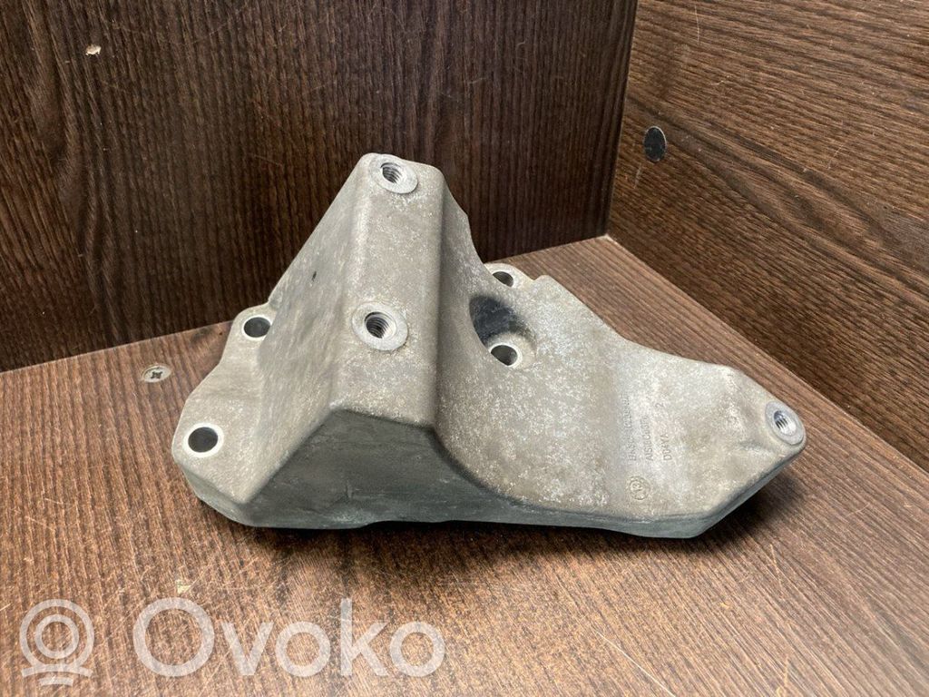 Ford Transit Generatoriaus kronšteinas 