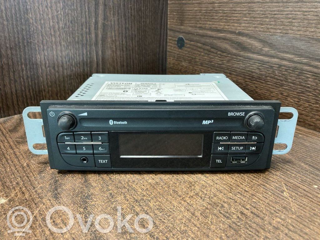 Opel Vivaro Panel / Radioodtwarzacz CD/DVD/GPS 