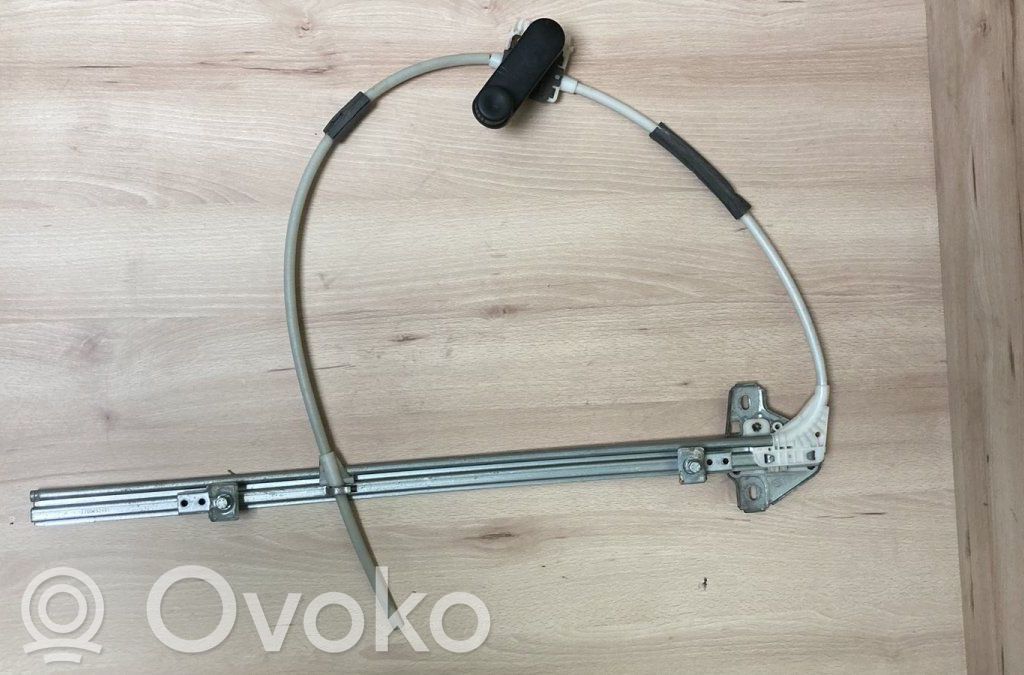Iveco Daily 3rd gen Regulador de puerta delantera con motor 
