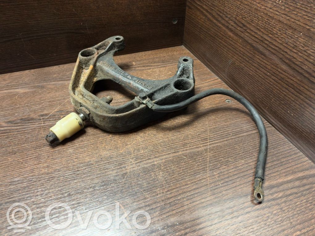 Renault Master II Gearbox mounting bracket 