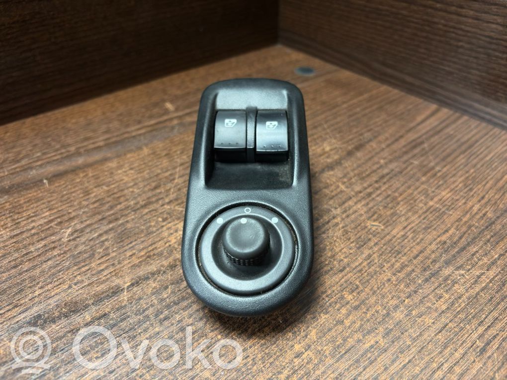 Renault Master II Electric window control switch 