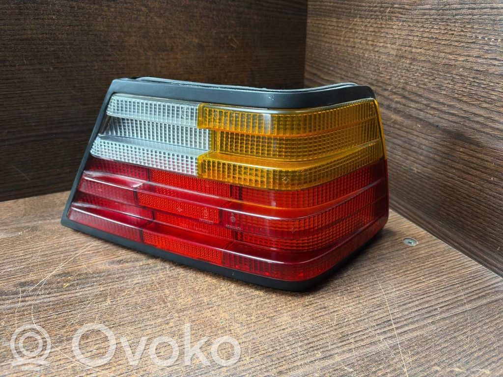 Mercedes-Benz E W124 Lampă spate în caroserie 
