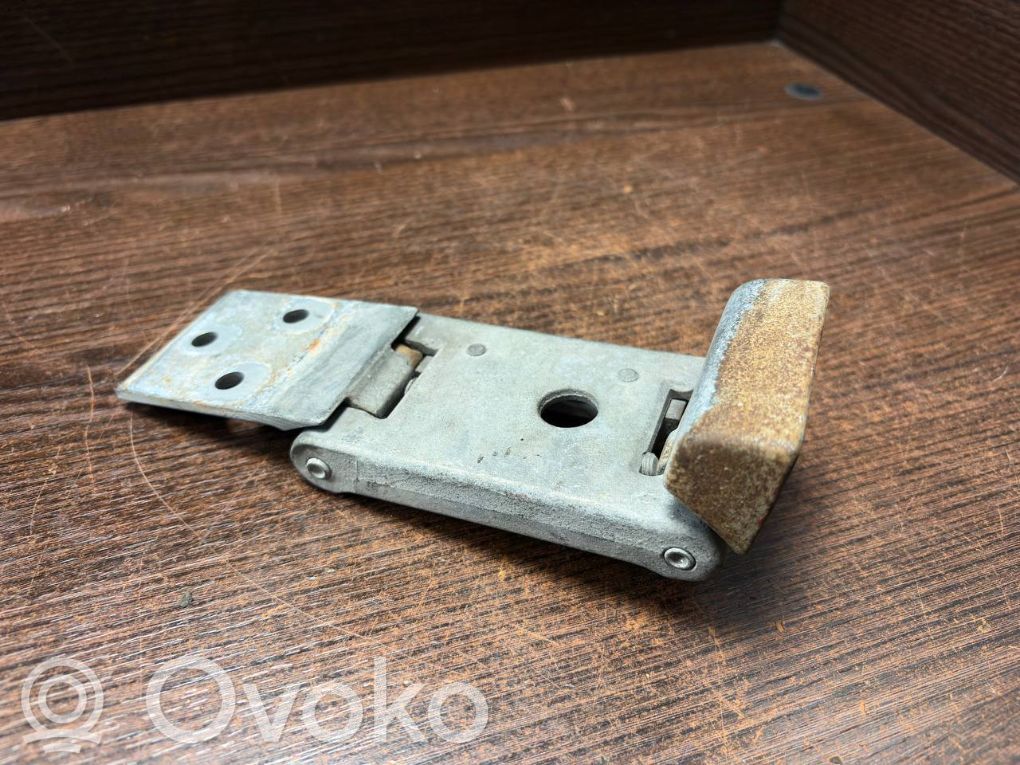 Iveco Daily 3rd gen Loading door upper hinge 