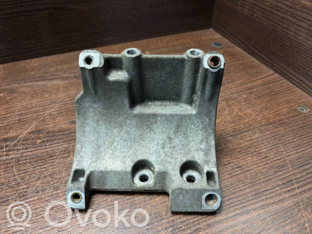 Iveco Daily 4th gen A/C compressor mount bracket 
