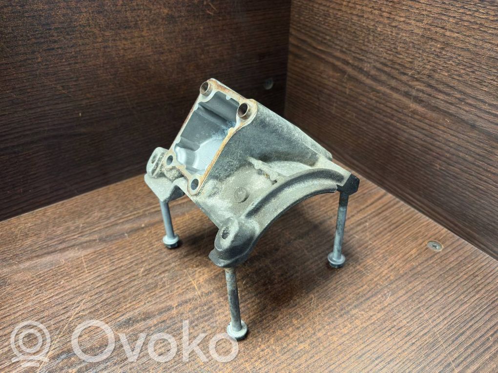 Iveco Daily 4th gen A/C compressor mount bracket 