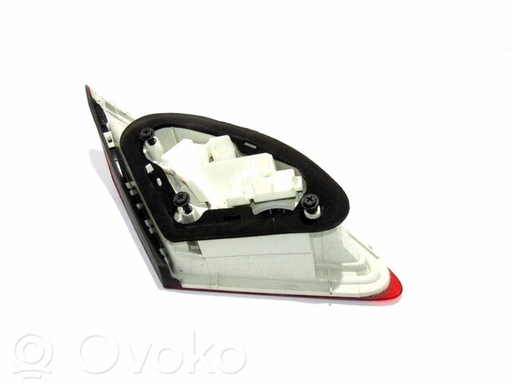 Tailgate rear/tail lights   1090098