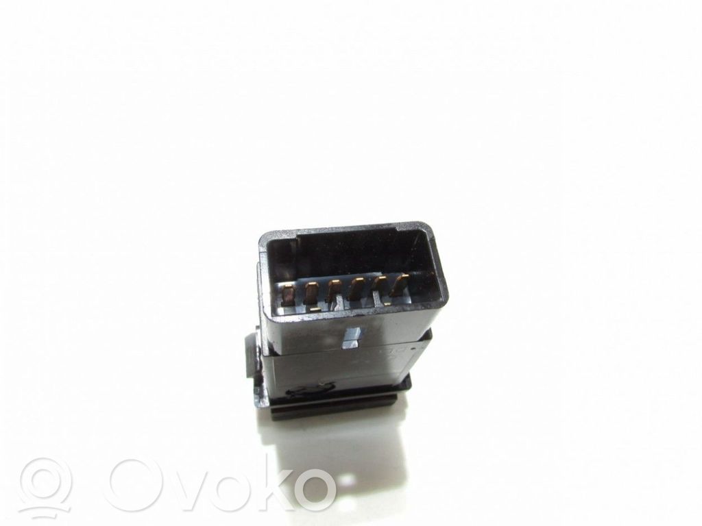 Hazard light switch   864W0140,937901E000