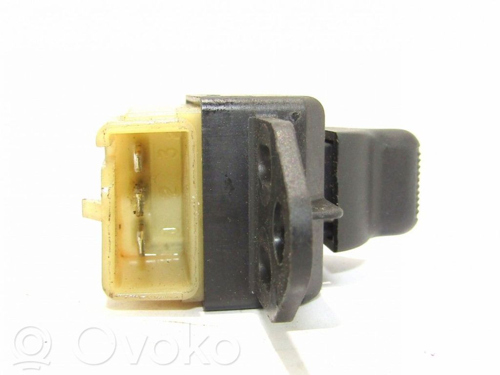 Other switches/knobs/shifts   04685727AA