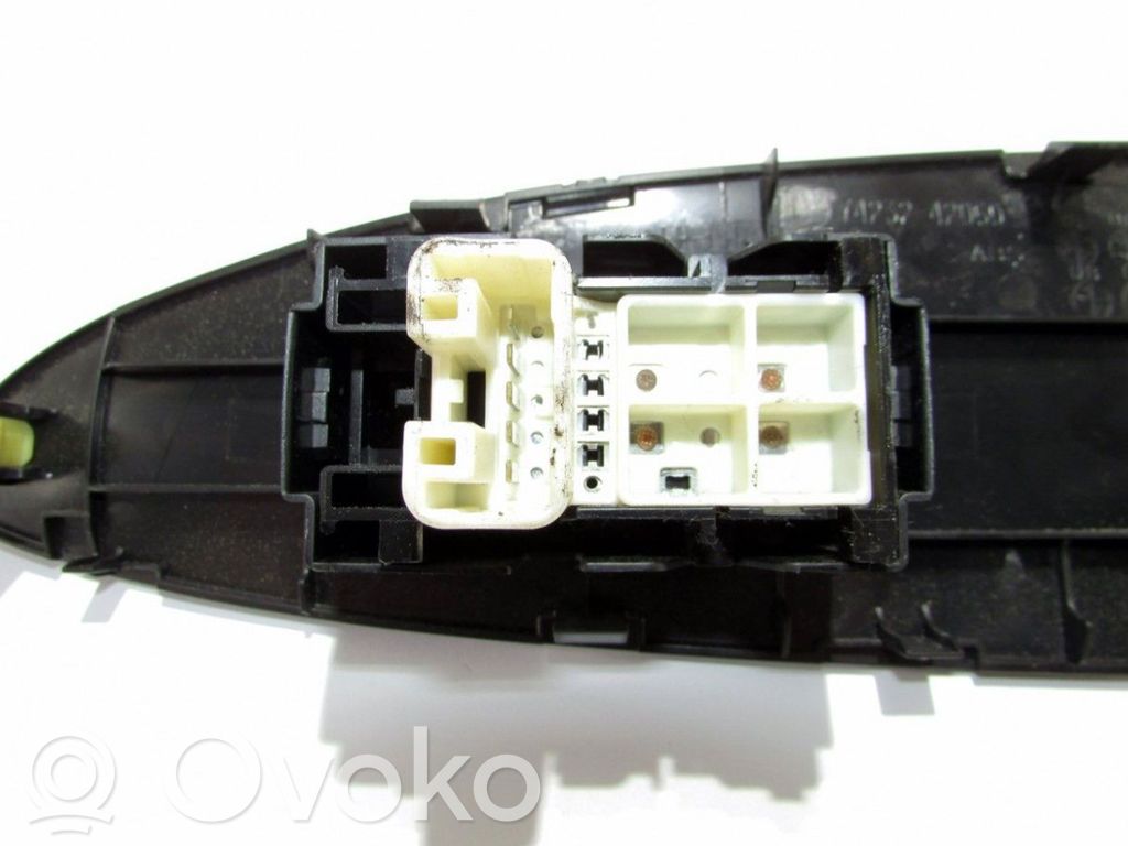 Electric window control switch   7423242060,8292Z85