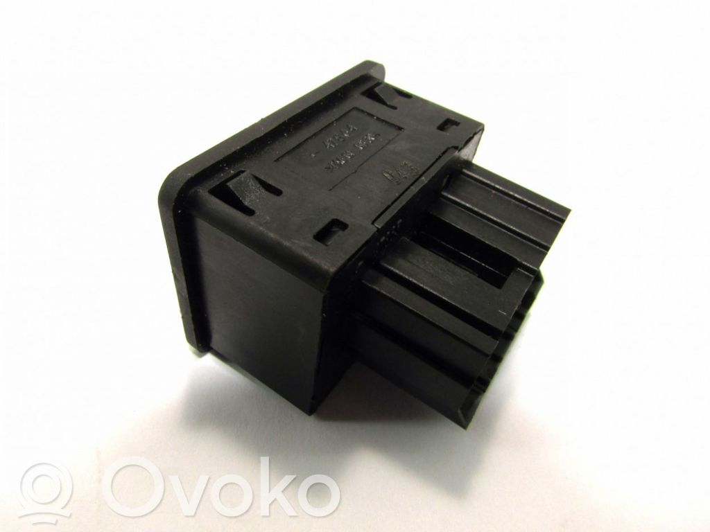 Wing mirror switch   03220000