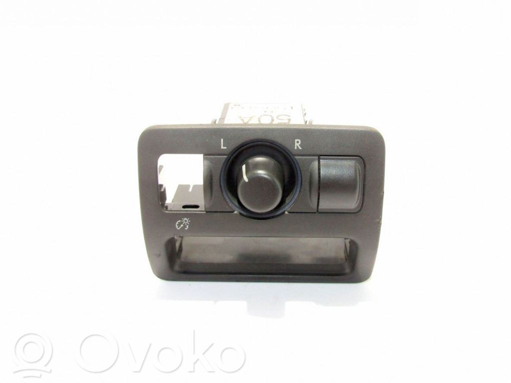 Wing mirror switch   159A03
