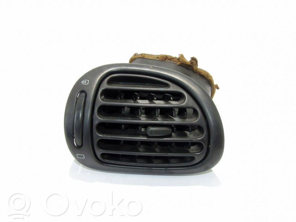 Peugeot 206 Centrālais gaisa ventilācijas režģis 