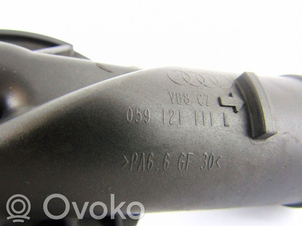 Audi A4 S4 B7 8E 8H Termostato korpusas 