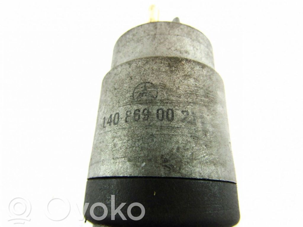 Mercedes-Benz E W210 Windscreen/windshield washer pump 