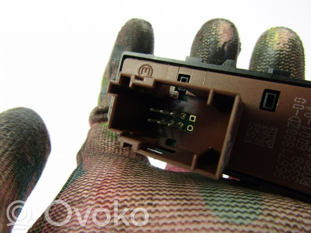 Peugeot 3008 I ESP (stability program) switch 