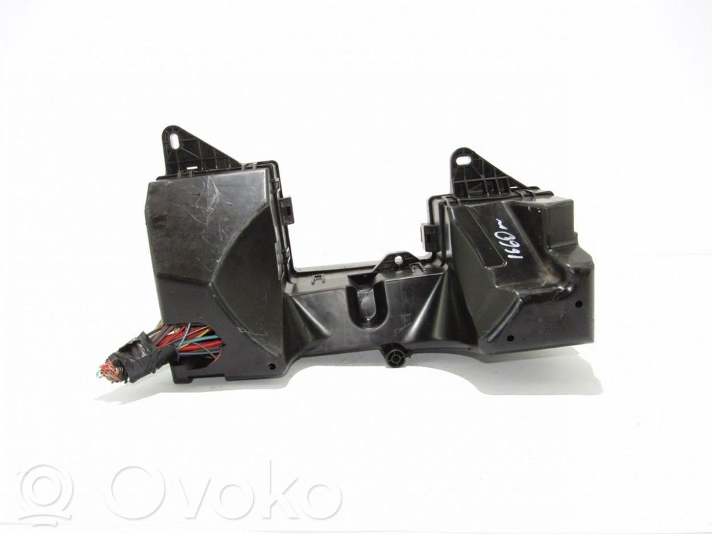 Jaguar XF Fuse module 