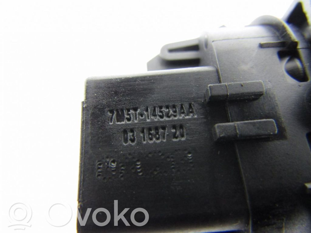 Ford C-MAX I Elektrisko logu slēdzis 