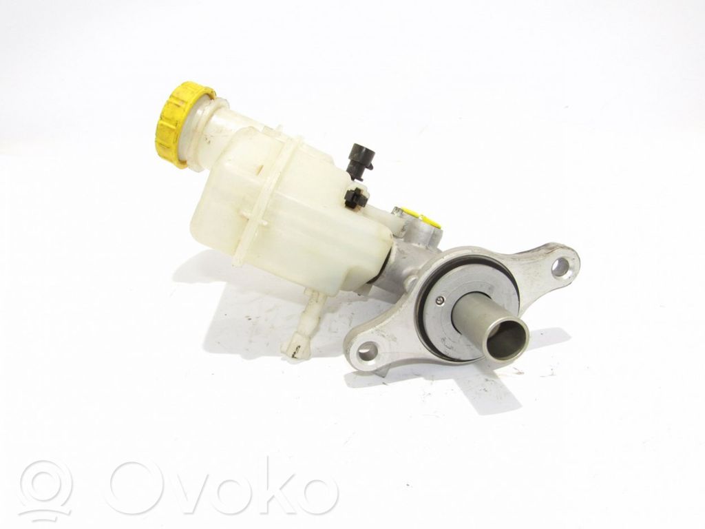 Master brake cylinder   32069666