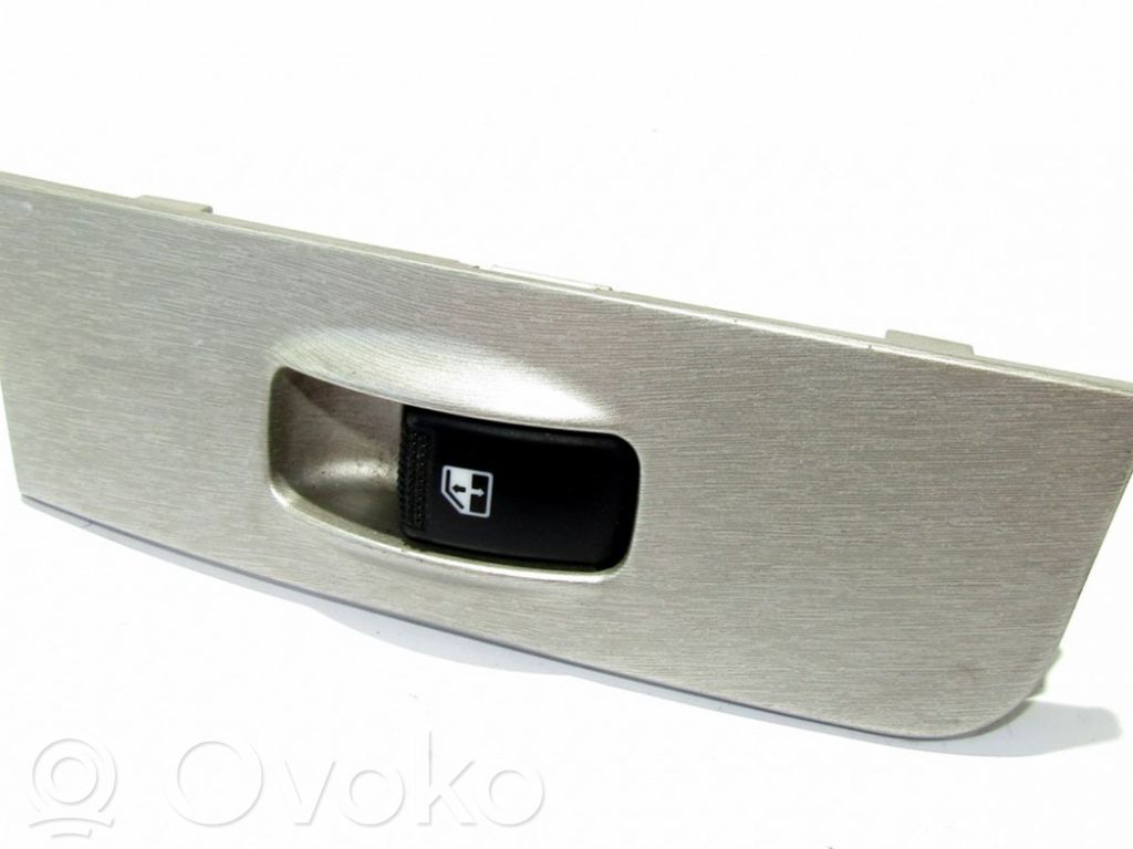 Electric window control switch   9358017510